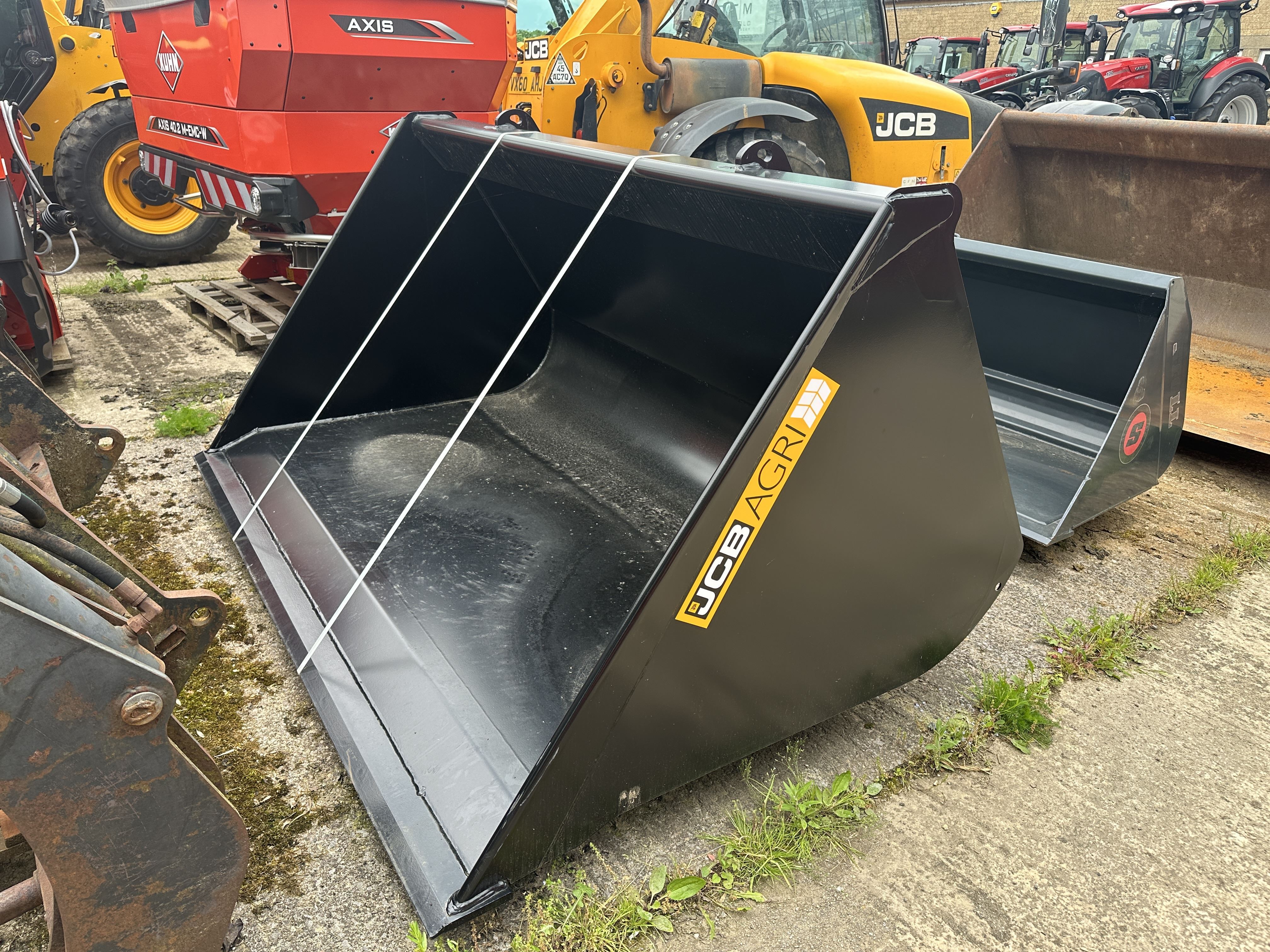 NEW JCB Material handling bucket 2 Cube