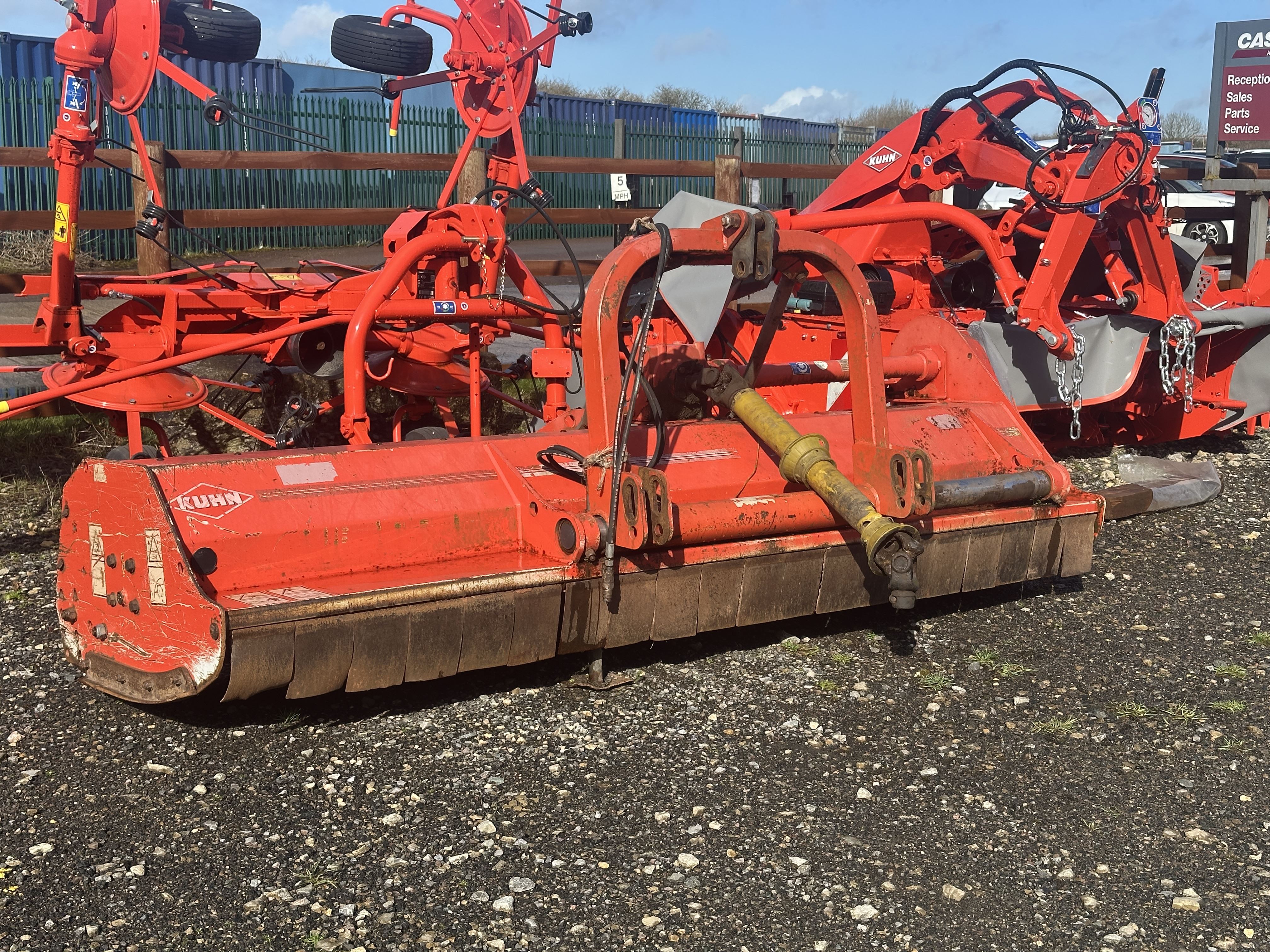 USED Kuhn VKM 305