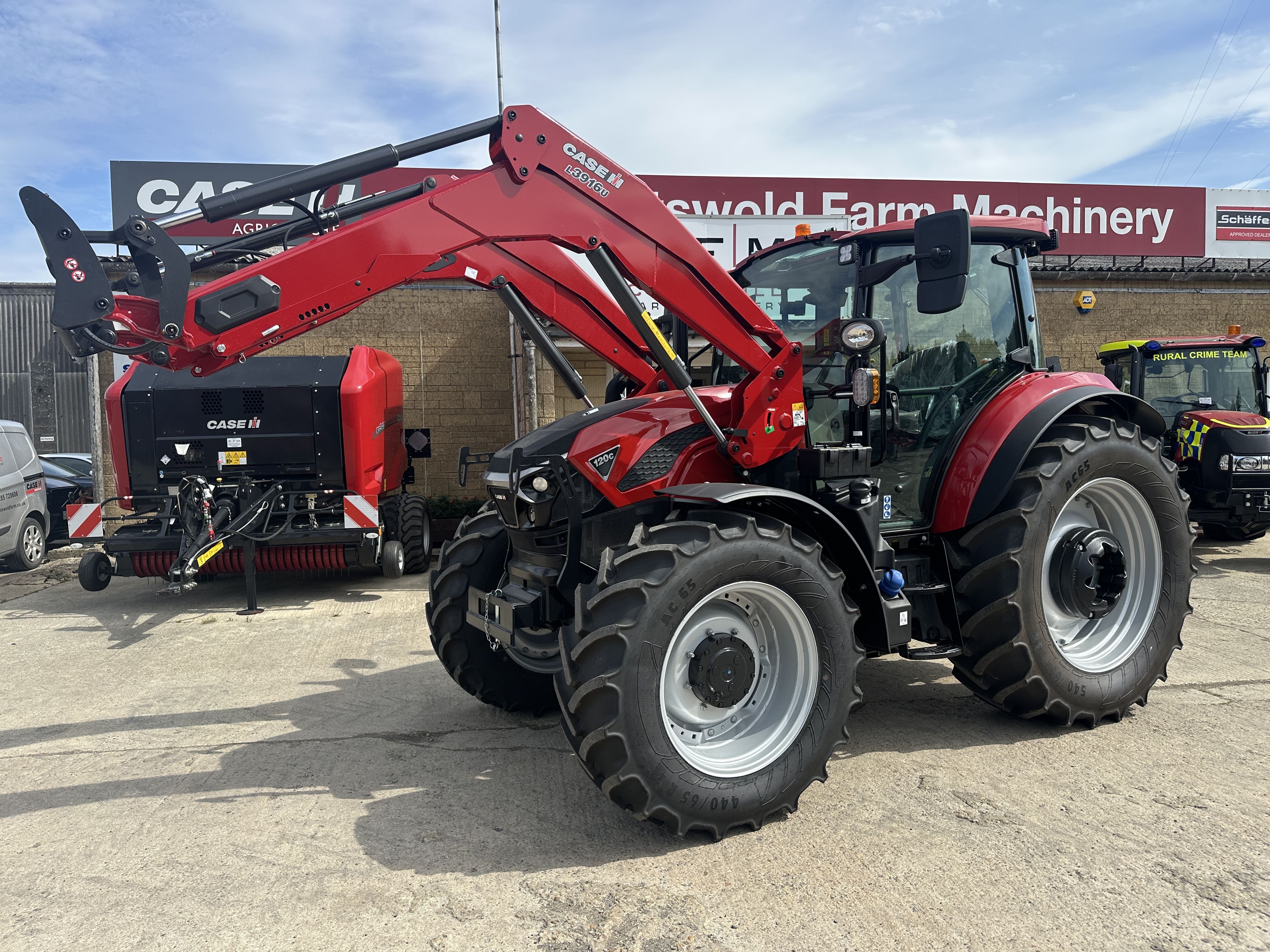 New Case IH Farmall 120c & L3916u loader